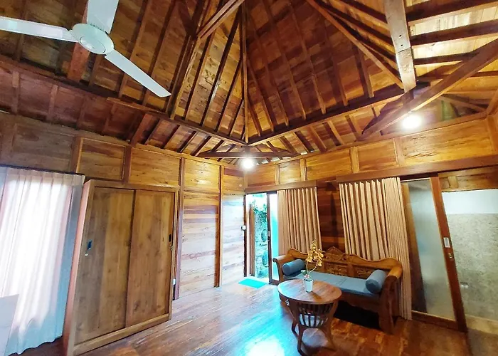 Shivananda Antique By Eps Ubud (Bali)