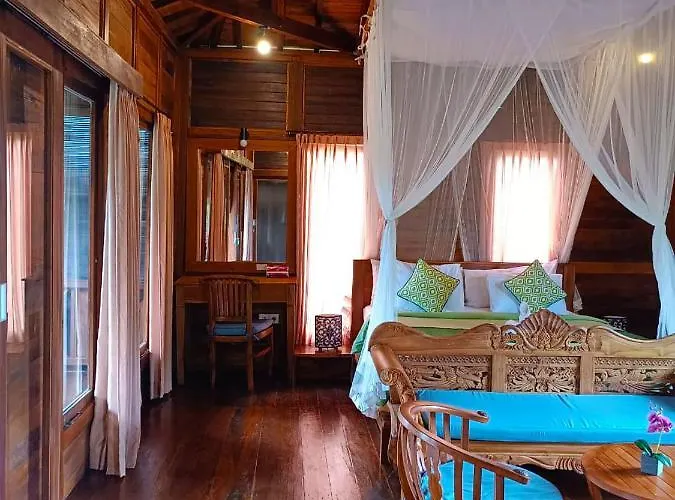 Shivananda Antique By Eps Ubud (Bali)